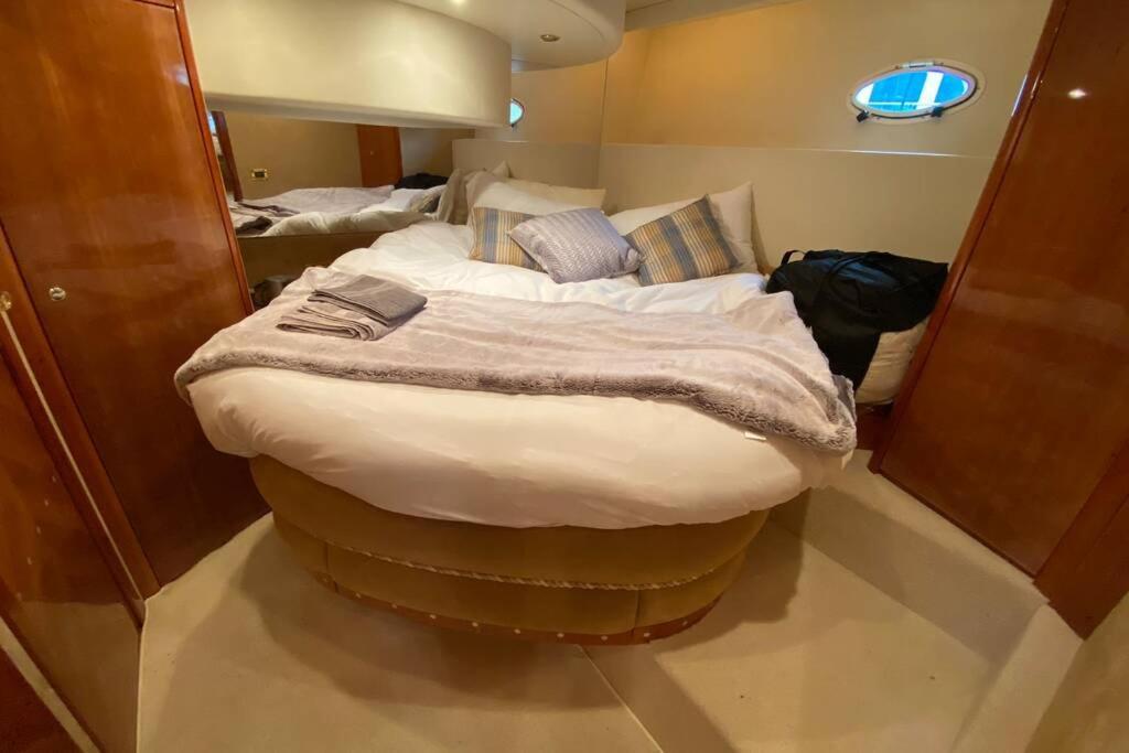 Apartament Italian Superyacht Bianca Lucida Londra