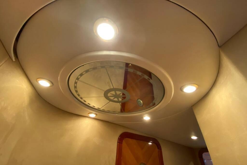 Italian Superyacht Bianca Lucida Apartament